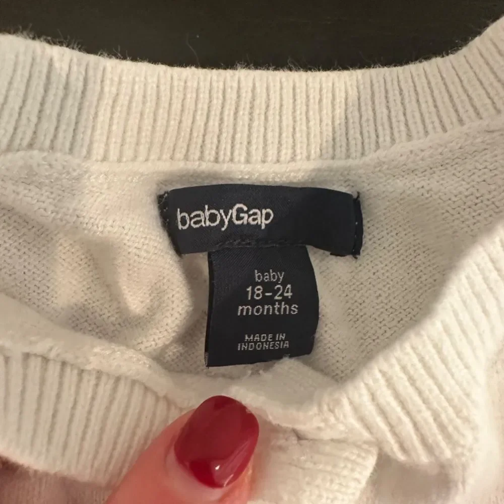 Girl’s Baby Gap White Knit Cardigan Sweater - Size 18-24 months - EUC